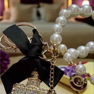 Stainless steel‎ Pearl Keychain with Black Bow